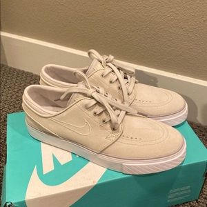 Women’s Nike Zoom Janoski